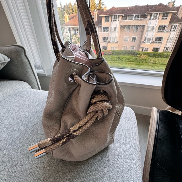 Michael kors leather purse - Picture 2 of 8